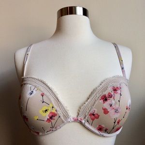 Calvin Klein Bra w/ Underwire & Light Push Up